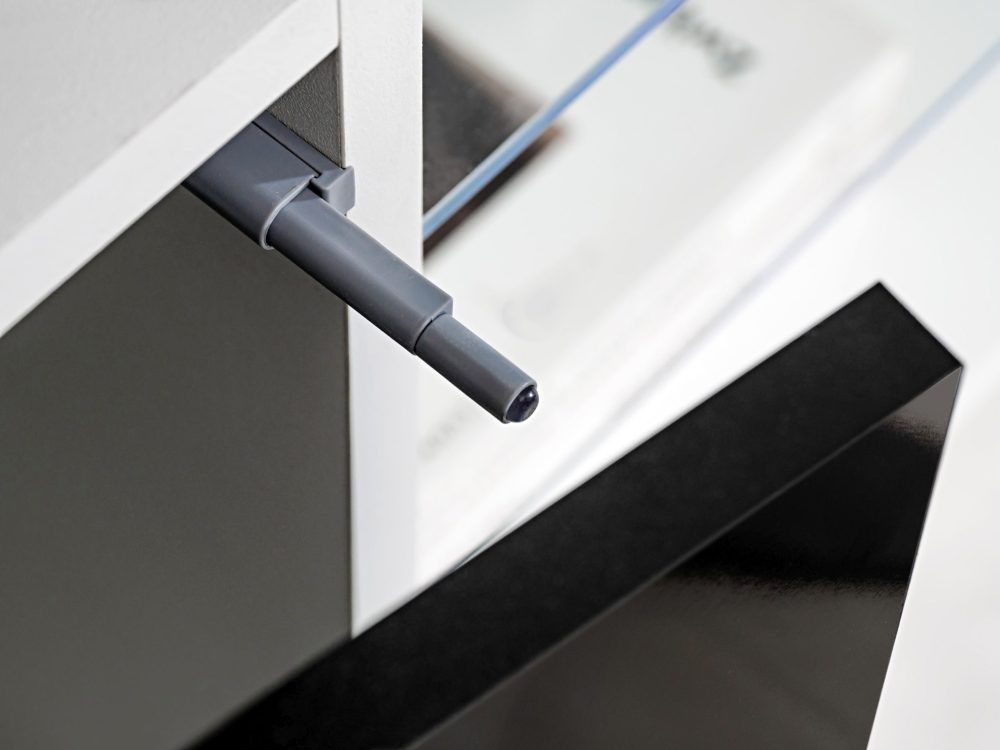 RTV Urbino Schrank, Weiß/Schwarz LED-Beleuchtung Blau – Bild 6