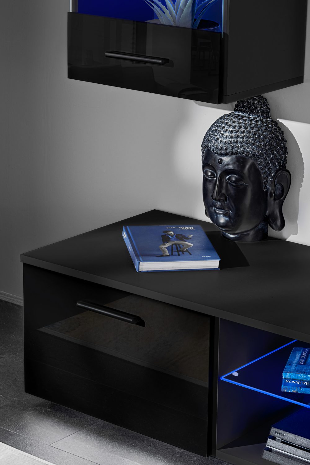 Varallo RTV Möbel Set, Schwarz/Schwarz LED Beleuchtung Blau – Bild 5