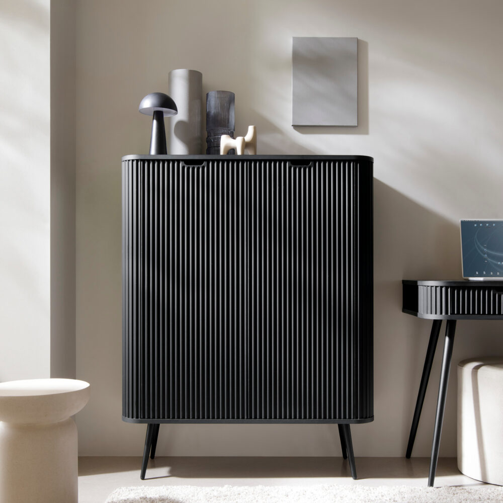 Kommode MORDEN K103 – Schwarz – Riffel-Fronten – Breite 103 cm, Höhe 129 cm, Tiefe 39 cm – Bild 2