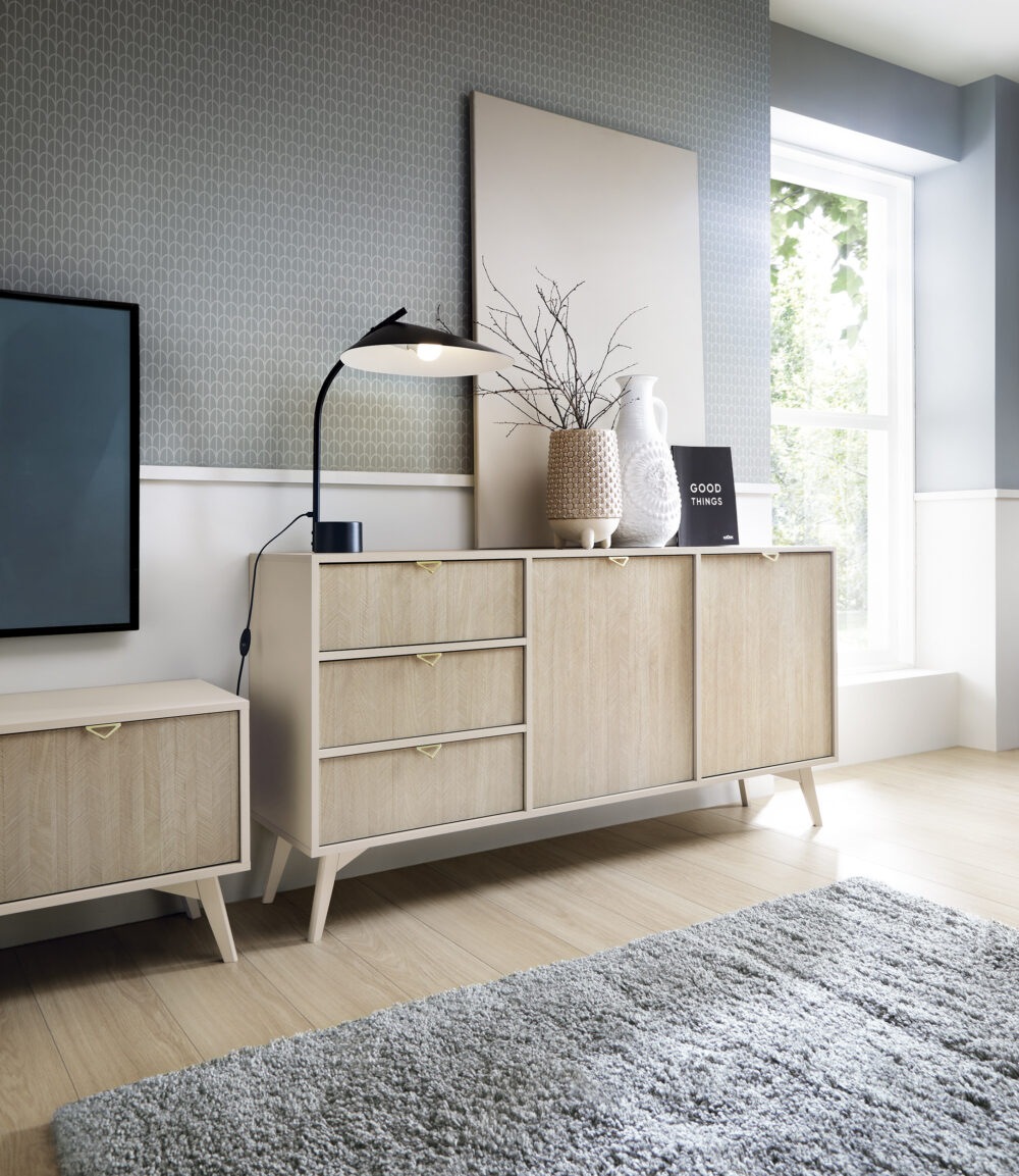 TV-Lowboard TOFINO - Eiche - Beige - Metallgriffe - Holzbeine - 3 Schubladen - Breite 158 cm, Höhe 80 cm, Tiefe 38 cm – Bild 7