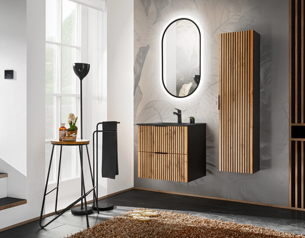 Hängeschrank mit Waschbecken und Siphon TILO – schwarzer Korpus – gefräste Fronten in Wotan-Eiche – 2 Schubladen – 60 x 60 x 46 cm – Bild 4
