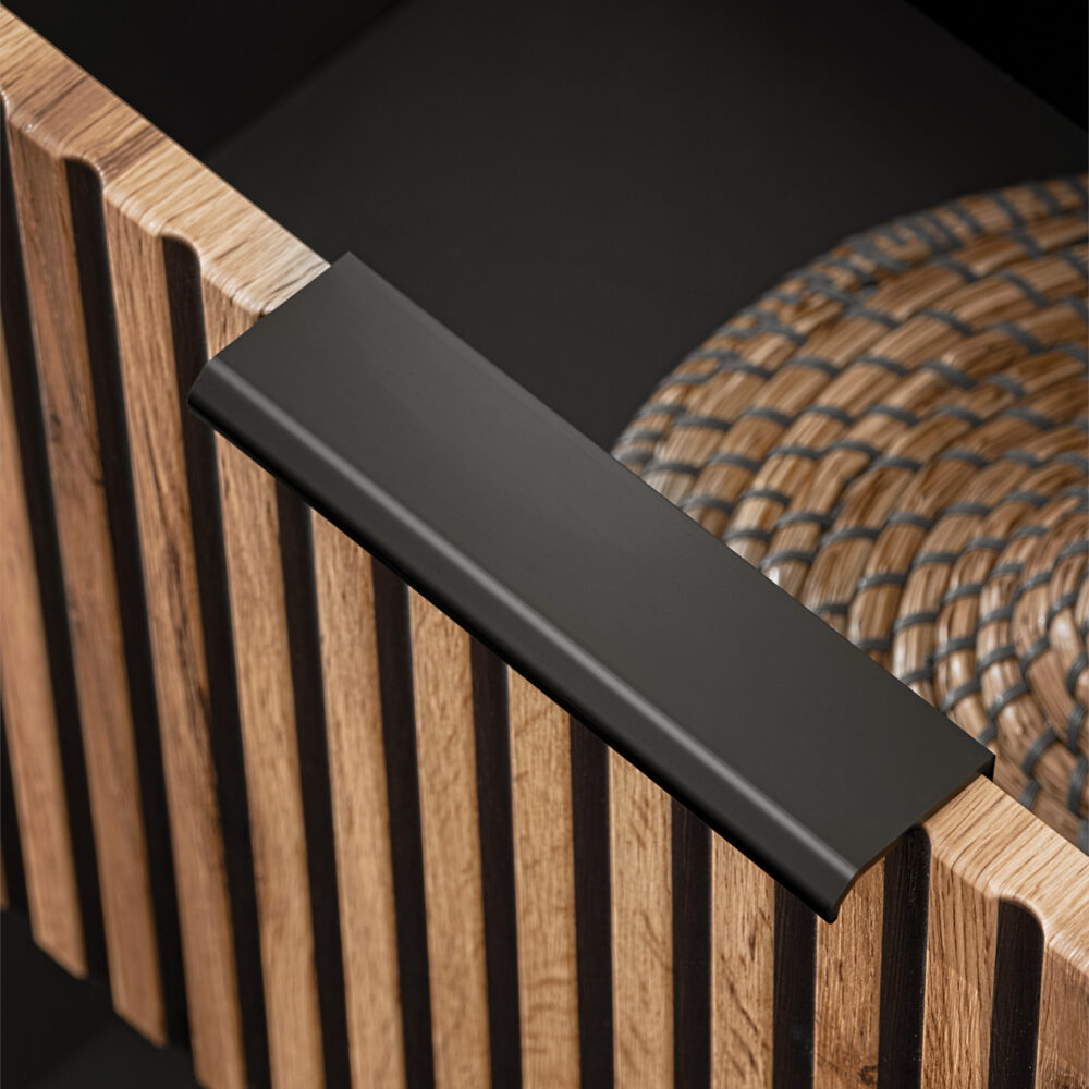 Hängeschrank mit Waschbecken und Siphon TILO – schwarzer Korpus – gefräste Fronten in Wotan-Eiche – 2 Schubladen – 60 x 60 x 46 cm – Bild 7