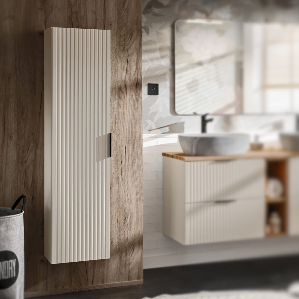 Hoher Badezimmer-Hängeschrank ADEN – Kaschmir – gefräste Fronten – 35 x 140 x 25 cm – Bild 2
