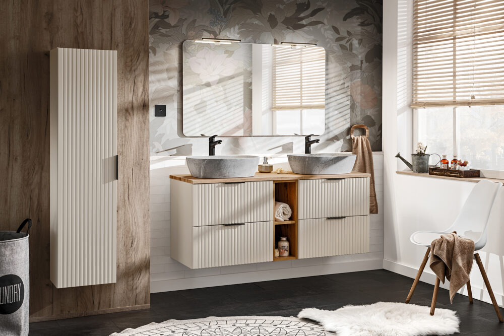 Hoher Badezimmer-Hängeschrank ADEN – Kaschmir – gefräste Fronten – 35 x 140 x 25 cm – Bild 4