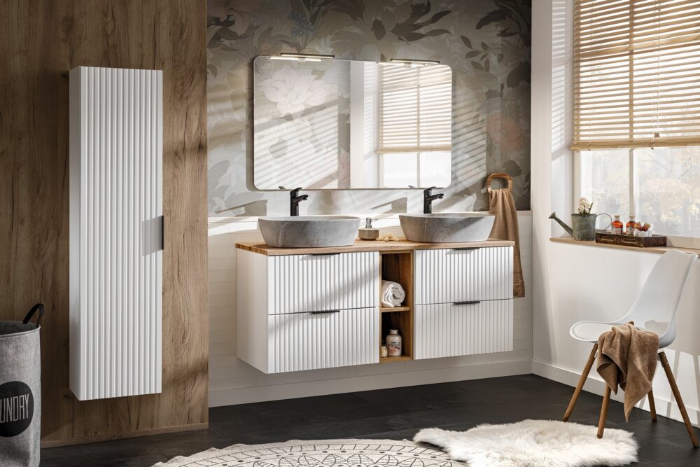 Hoher Badezimmer-Hängeschrank ADEN – Weiß – gefräste Fronten – 35 x 140 x 25 cm – Bild 4