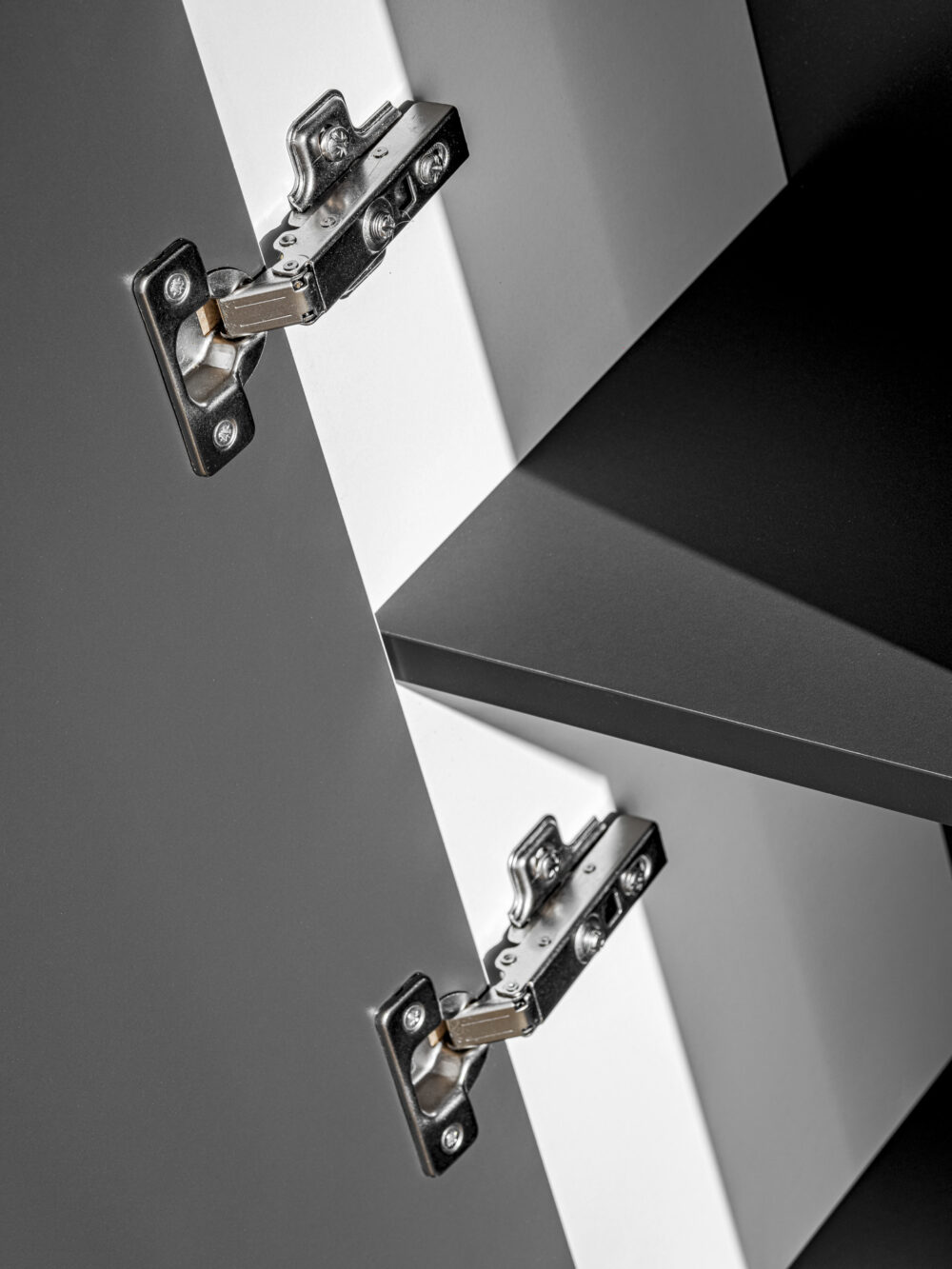 Hoher Badezimmer-Hängeschrank ADEN – Weiß – gefräste Fronten – 35 x 140 x 25 cm – Bild 6