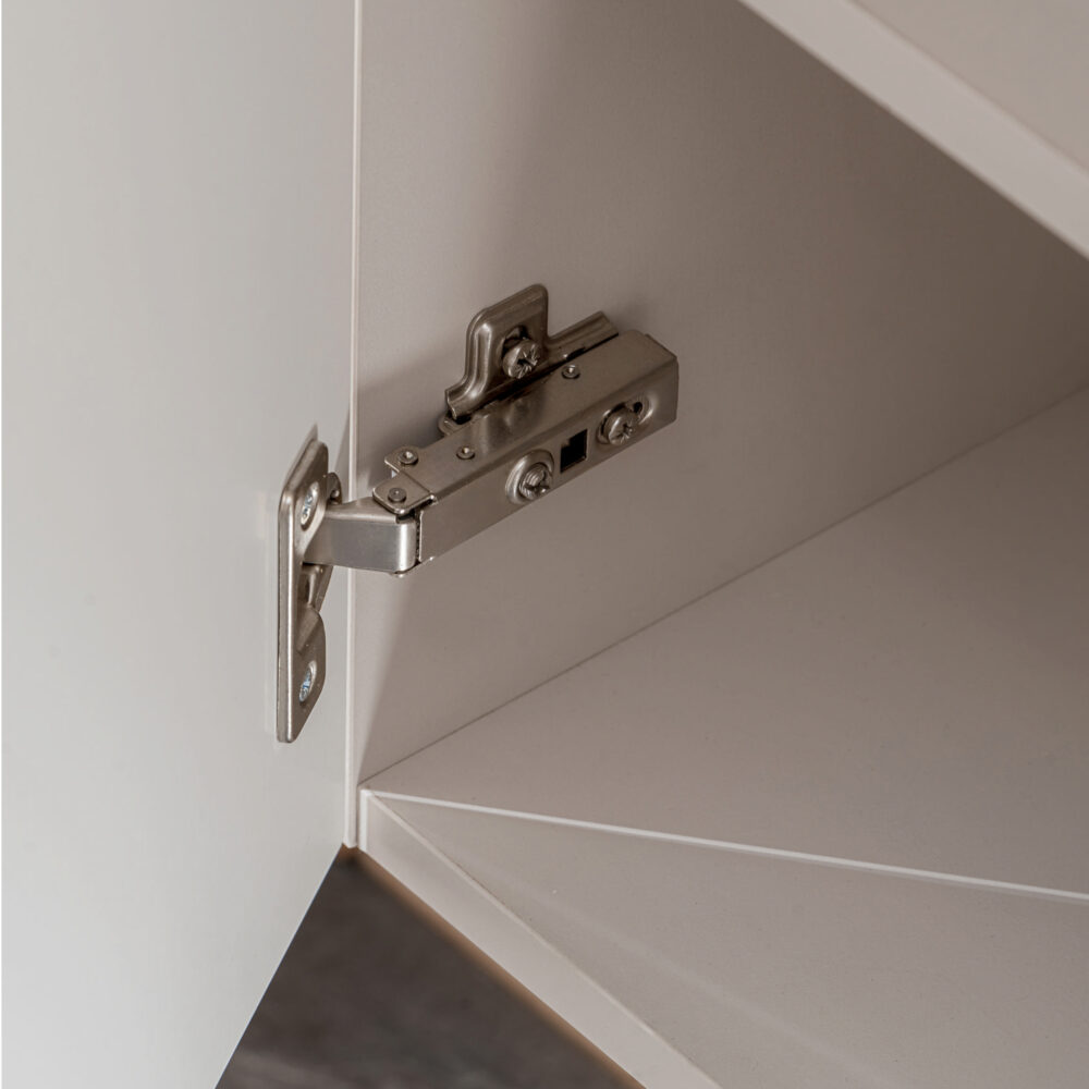 Hoher Badezimmer-Hängeschrank NALVIK – Kaschmir – 2 Türen – gefräste Fronten – 30 x 140 x 25 cm – Bild 5