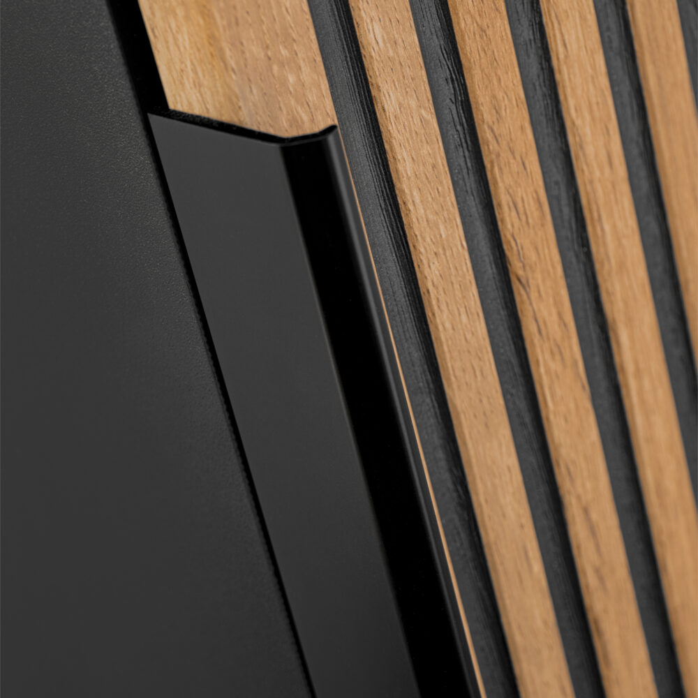 Hoher Badezimmer-Hängeschrank TILO – schwarzer Korpus – gefräste Fronten in Wotan-Eiche – 35 x 140 x 25 cm – Bild 6