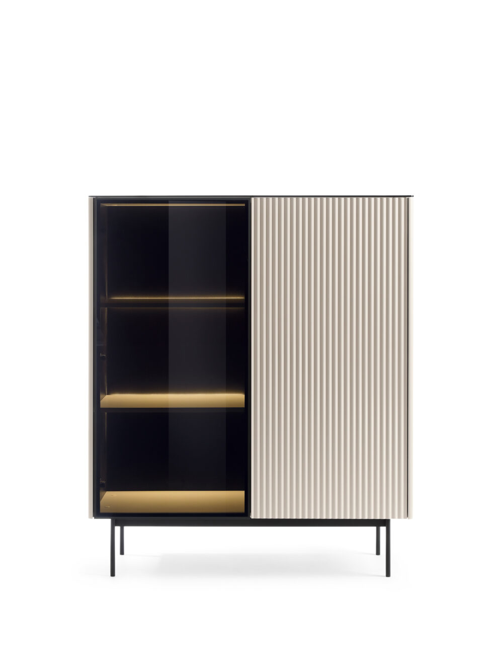 Vitrine Olden – Kaschmir – mit gefrästen Fronten – 107 x 126 x 39 cm – Bild 5